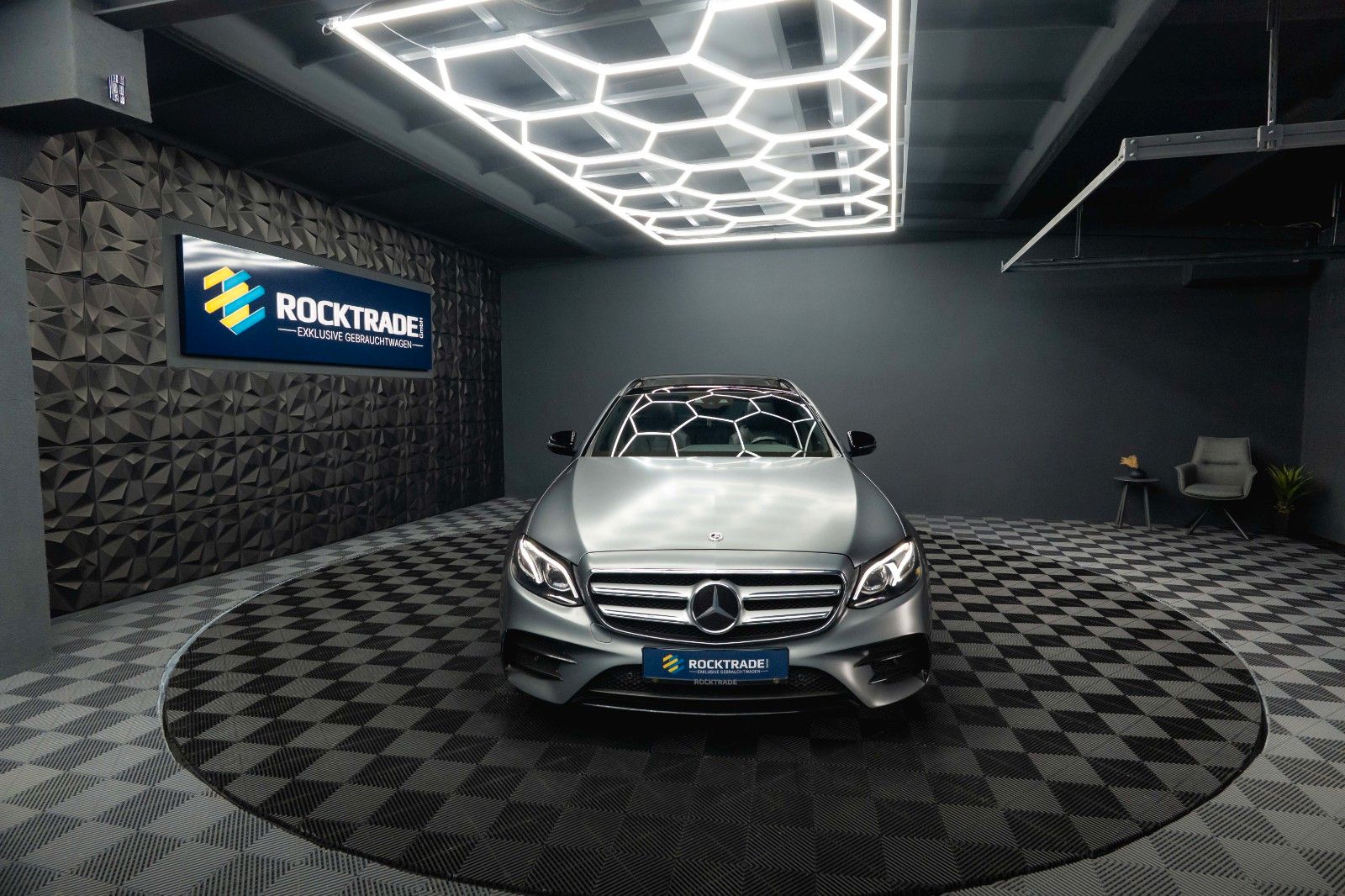 Fahrzeugabbildung Mercedes-Benz E 300de AMG Night-Paket Designo *Pano*ACC*LED*