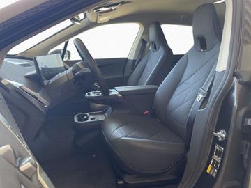 2024 BMW IX — миниатюра 17