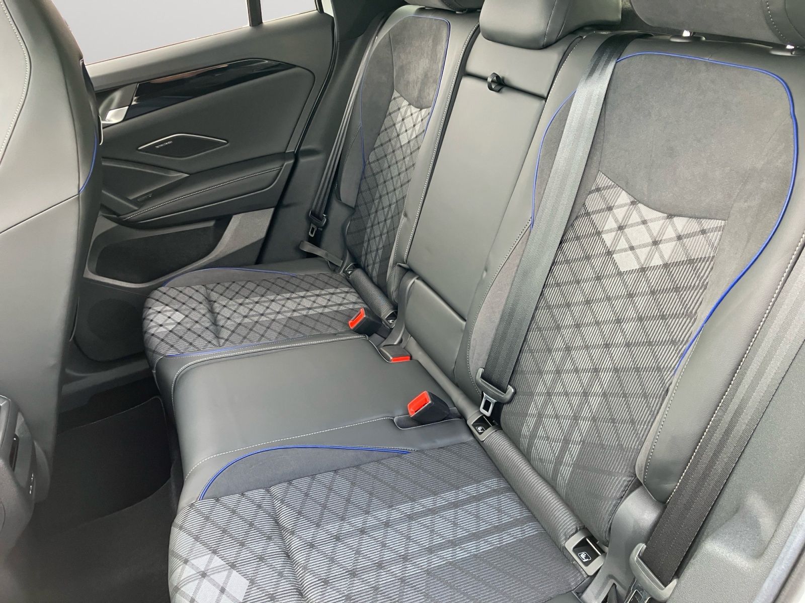 Volkswagen Tiguan - Bild 13