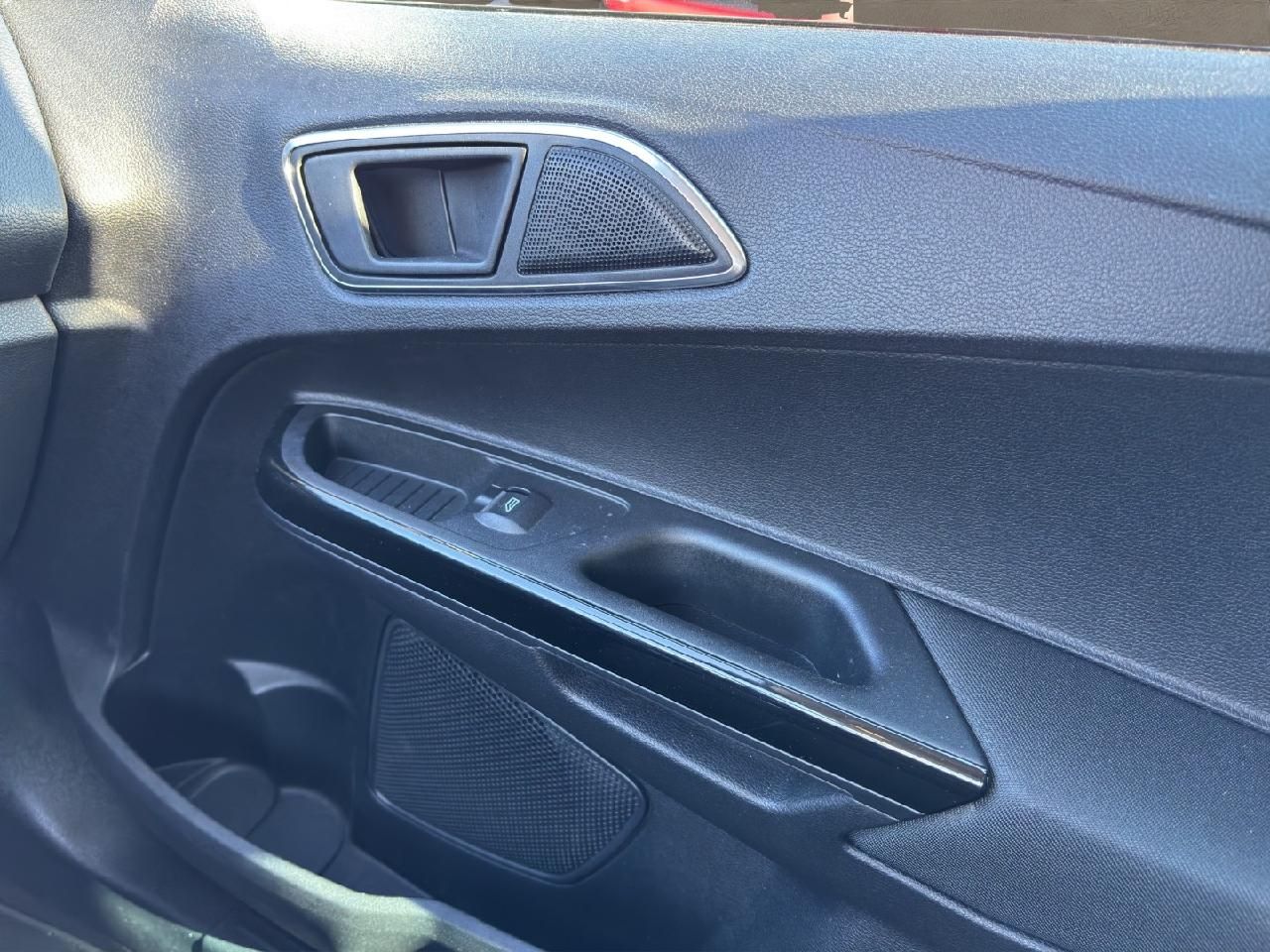 Fahrzeugabbildung Ford B-MAX Titanium