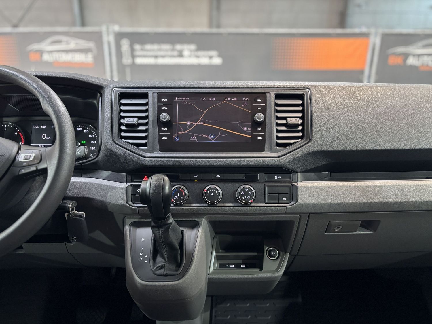 Fahrzeugabbildung Volkswagen Crafter Kasten 30 mittel #AHK#Klima#Kamera#St.Hz