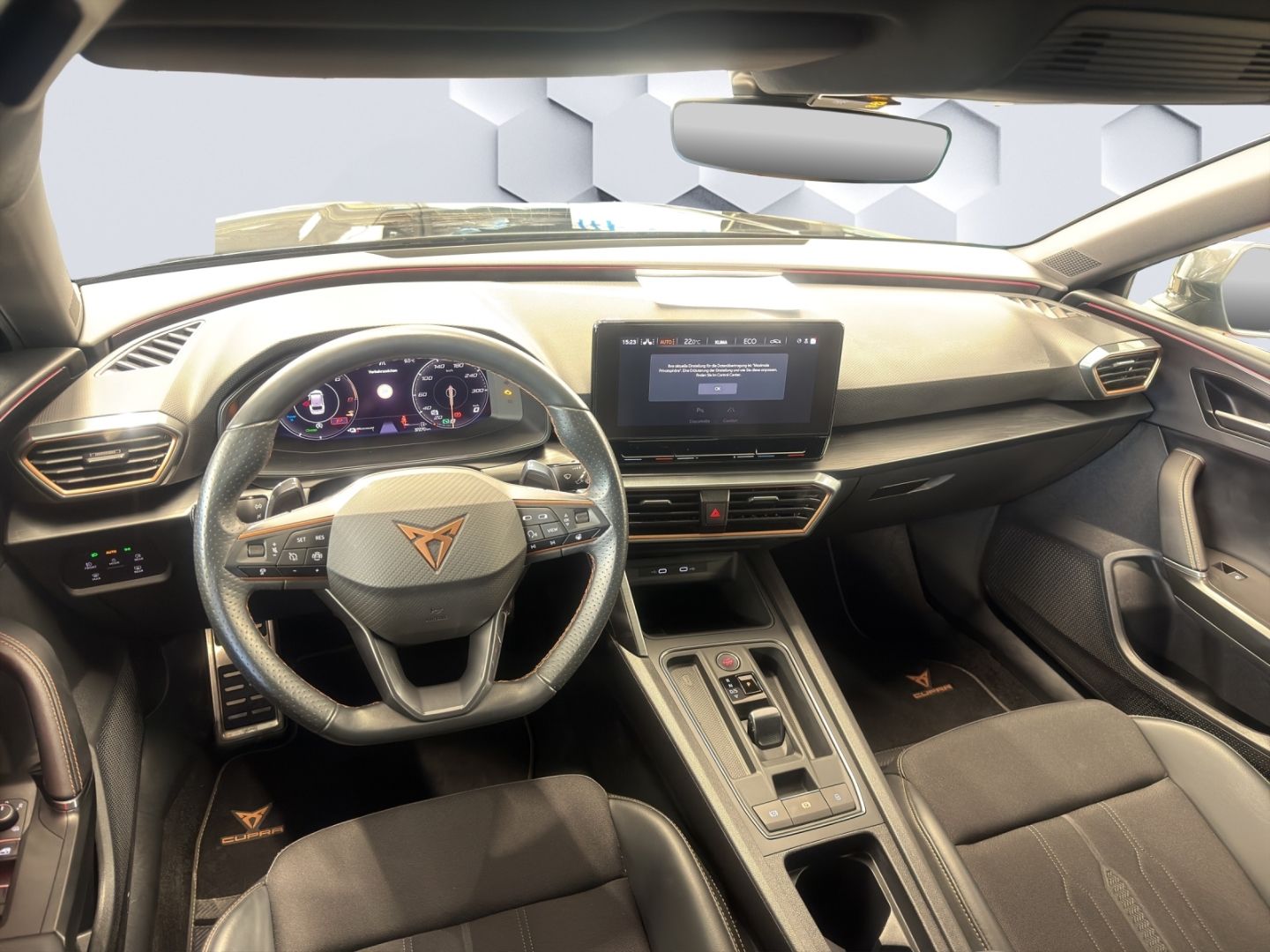 Leon Sportstourer 1.4l Hybrid DSG  AHZV LED PDC 