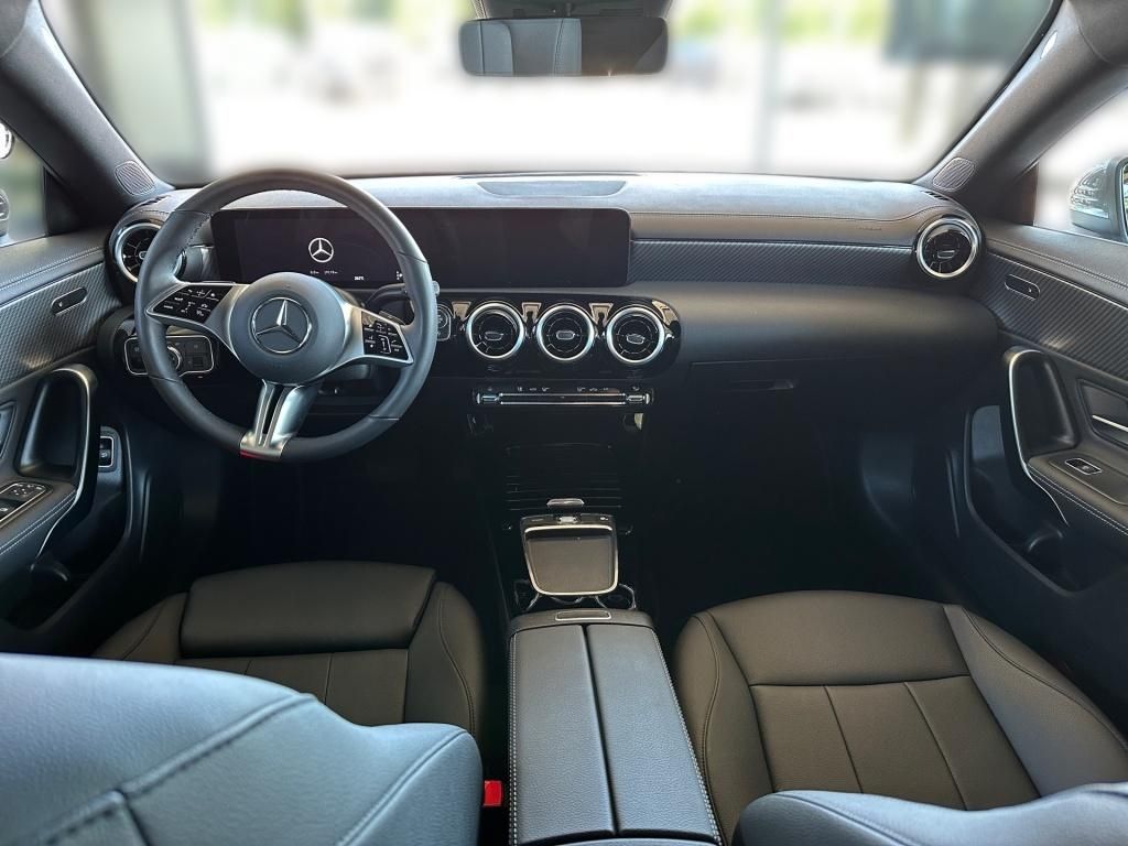 Fahrzeugabbildung Mercedes-Benz CLA 200 SB Progressive LED SHZ KeyLess Navi RDK
