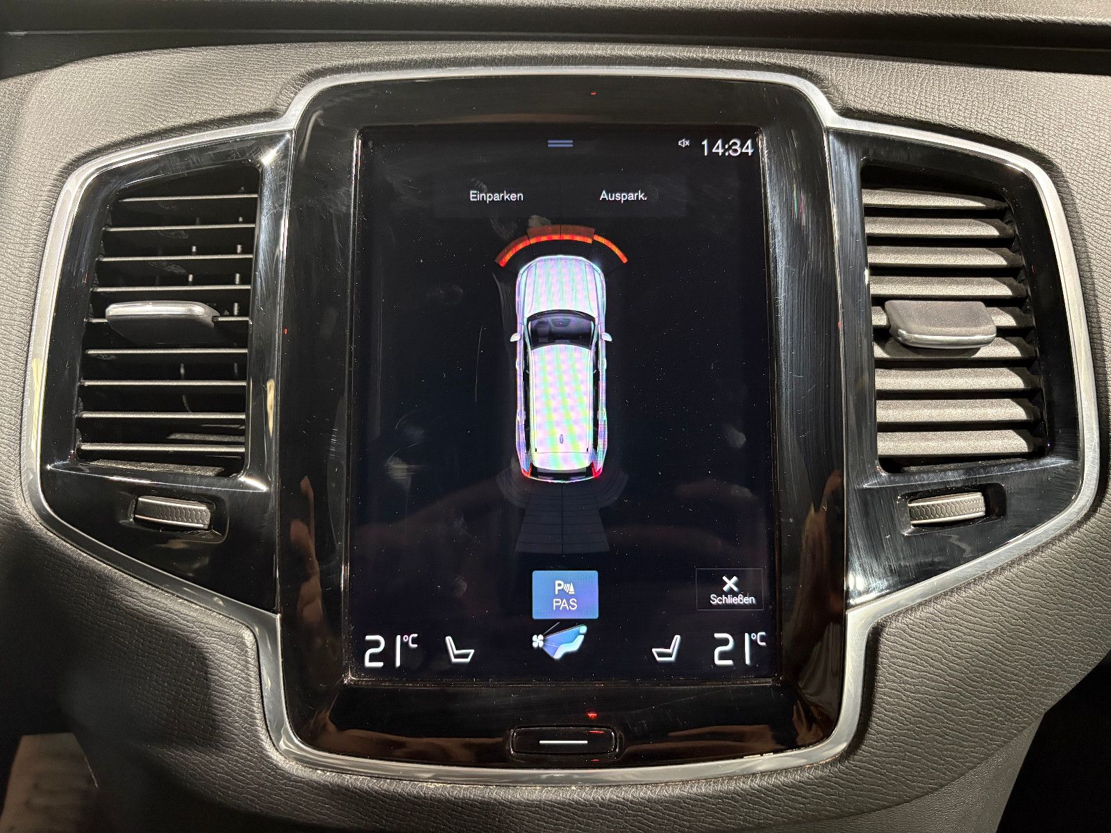 Fahrzeugabbildung Volvo XC90 Momentum AWD/NAVI/KAMERA/APPLE/KLIMA/SHZ