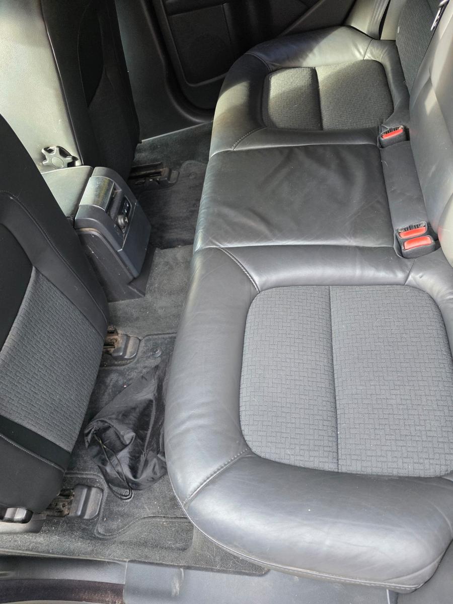 Volvo V70 2011 — photo 7