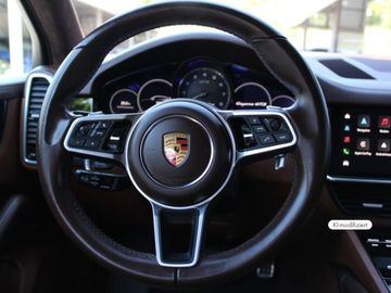 Porsche Cayenne - 5