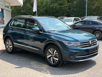 Volkswagen Tiguan - 3