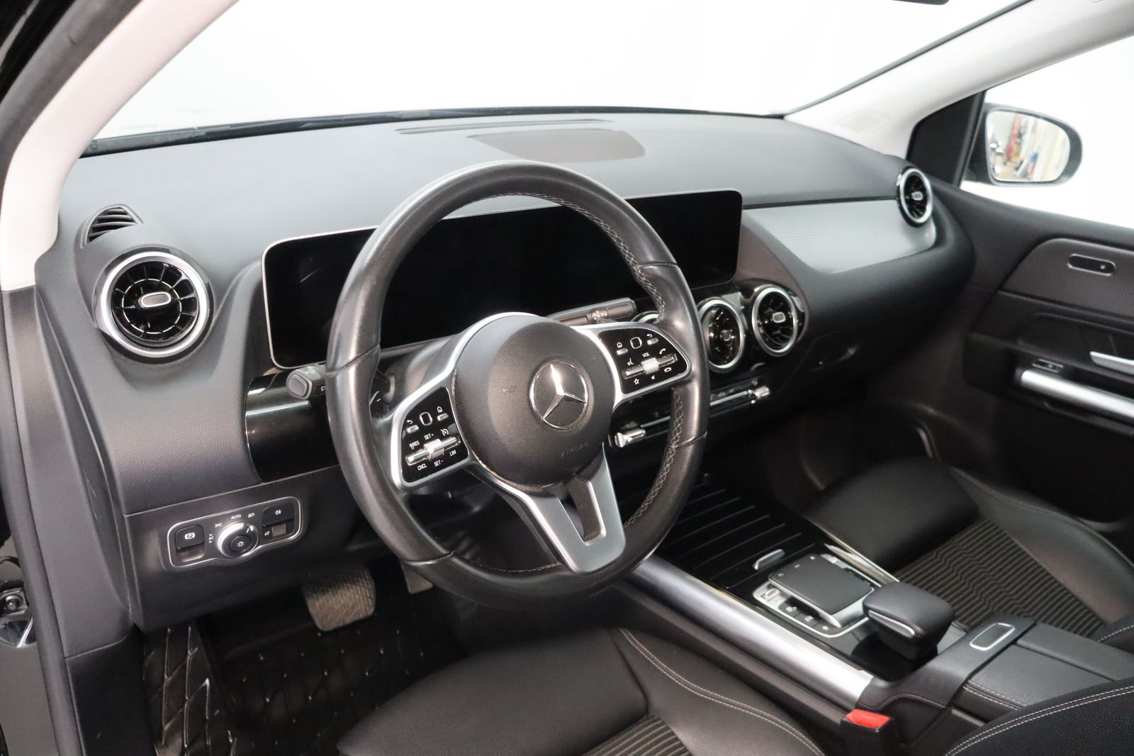 Fahrzeugabbildung Mercedes-Benz B 200 * LED * Navi * Leder
