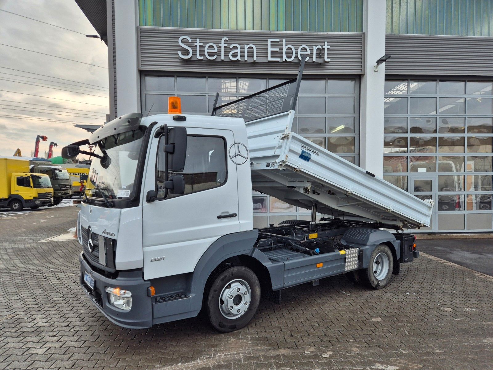 Fahrzeugabbildung Mercedes-Benz Atego 821 K 4x2 Meiller 2x AHK RUL Klima 3 Sitz