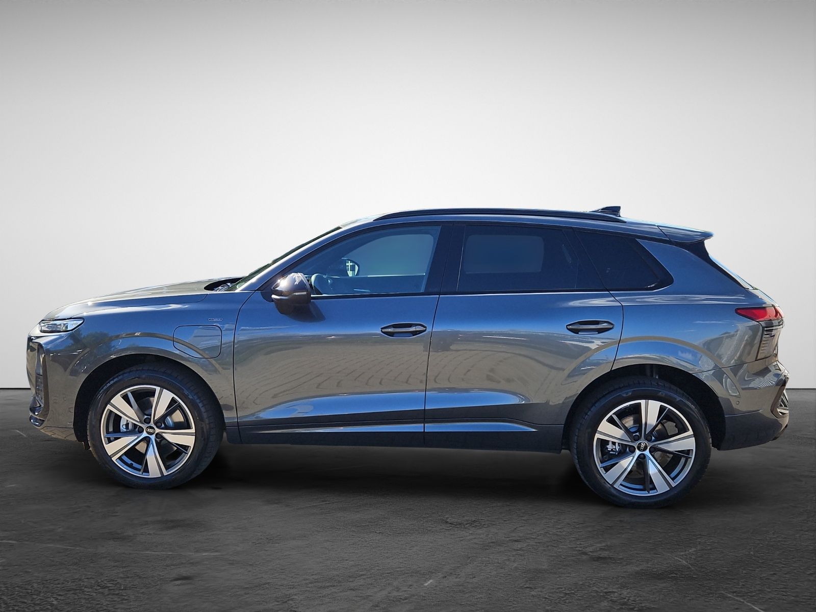 Audi Q3 SUV e-hybrid S-Line  AHK Standheiz Navi LED L imagem 3