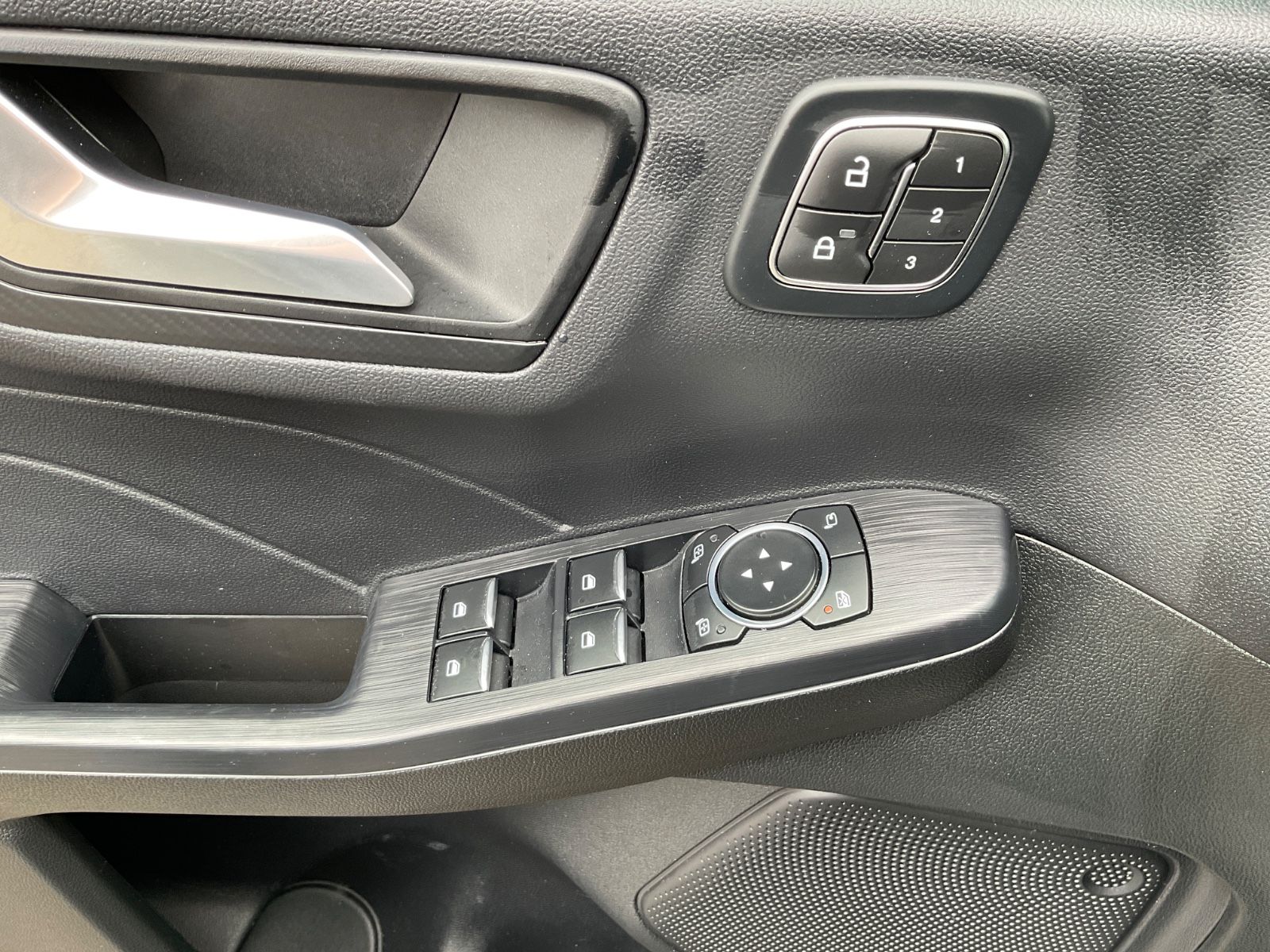 Fahrzeugabbildung Ford Kuga 1.5 EcoBoost ST-Line X,Navi,Kamera,Headup