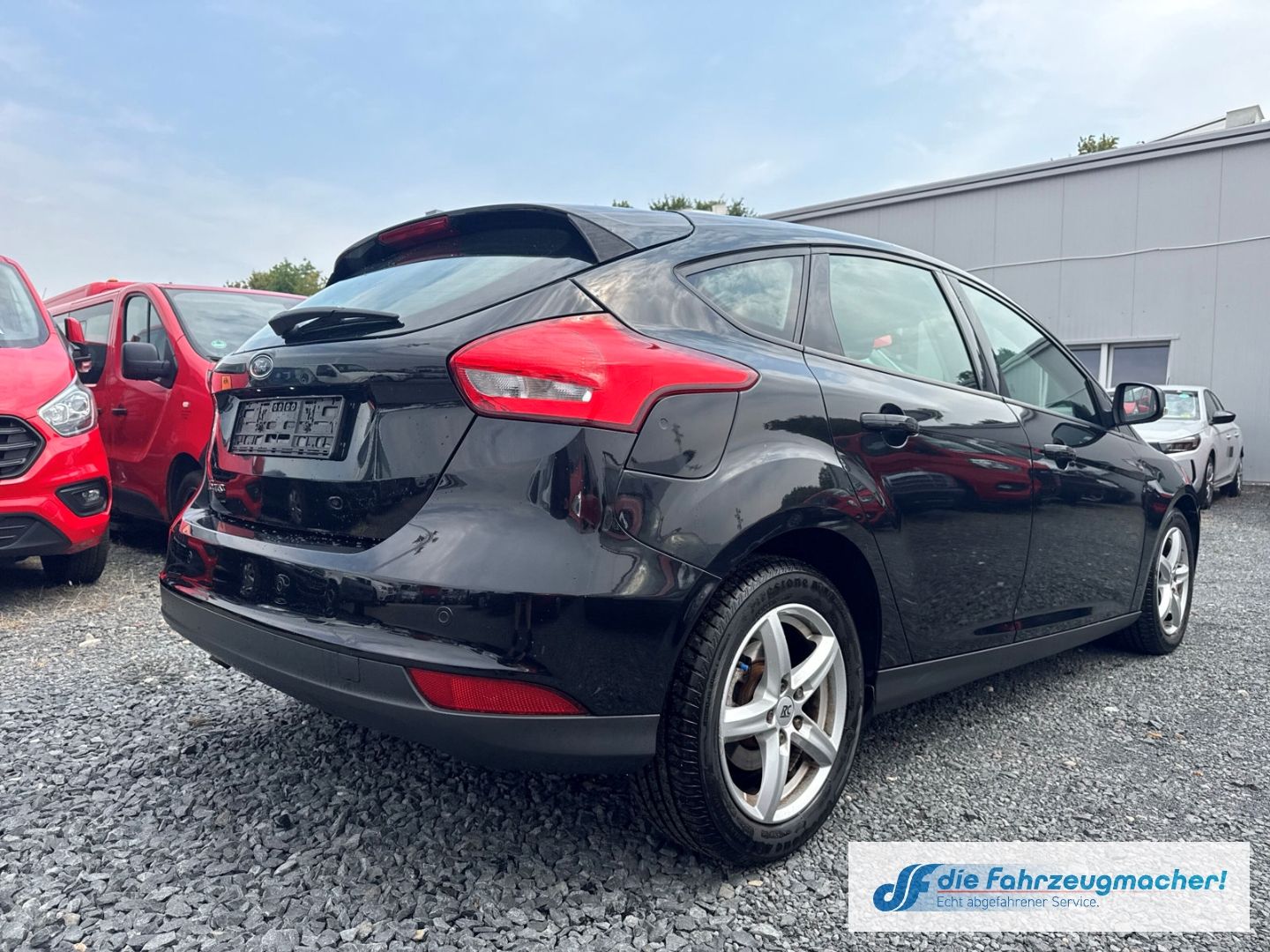 Fahrzeugabbildung Ford Focus Business Navi SHZ LenkradHZG *1502 *EXPORT