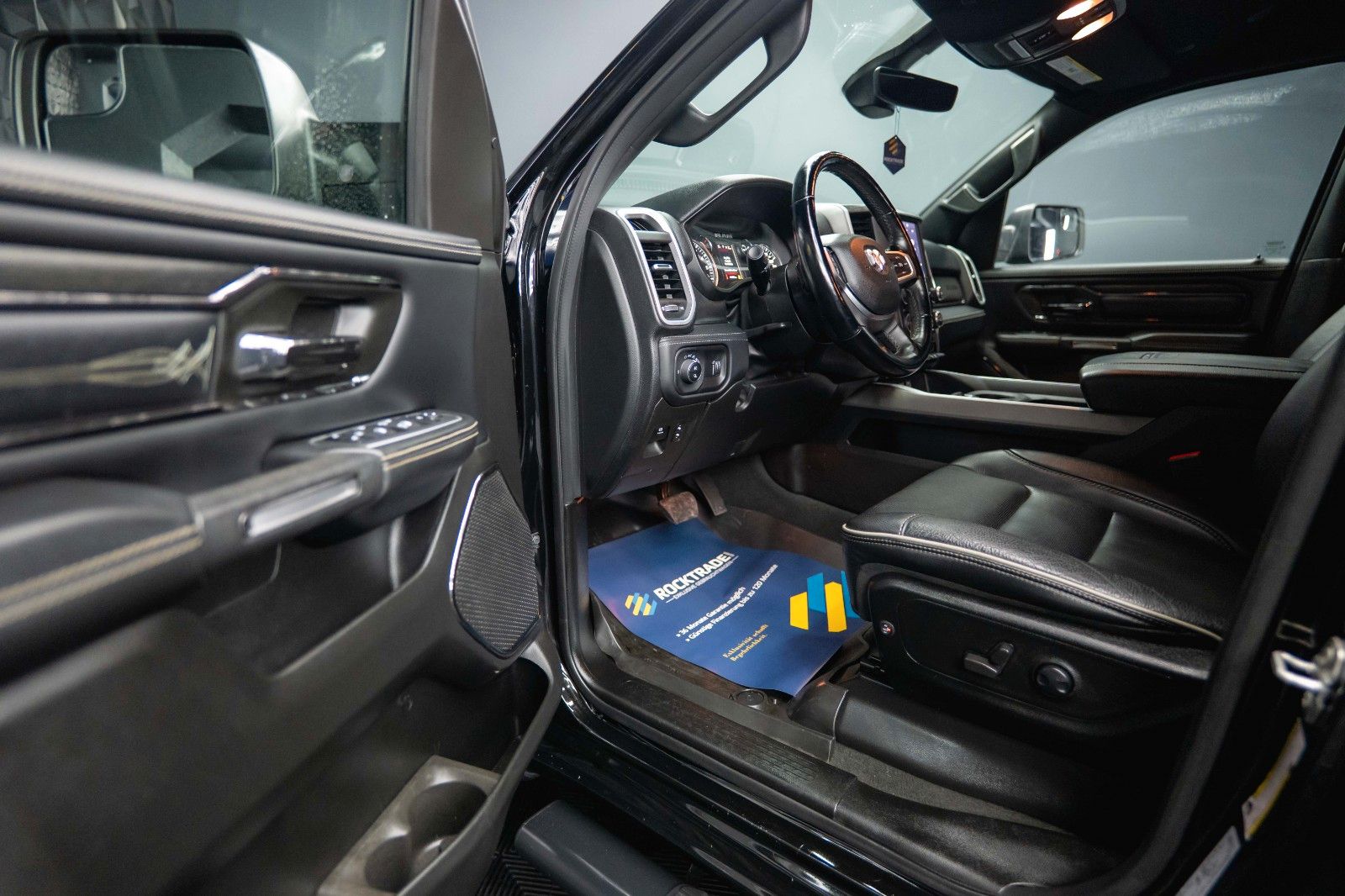 Fahrzeugabbildung Dodge RAM 5.7 V8 HEMI 4x4 BLACK EDITION Longbed 19%