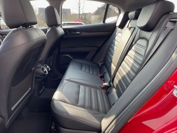 Fahrzeugabbildung Alfa Romeo Stelvio Lusso Ti Q4 Navi Pano RFK AHK H&K uvm .