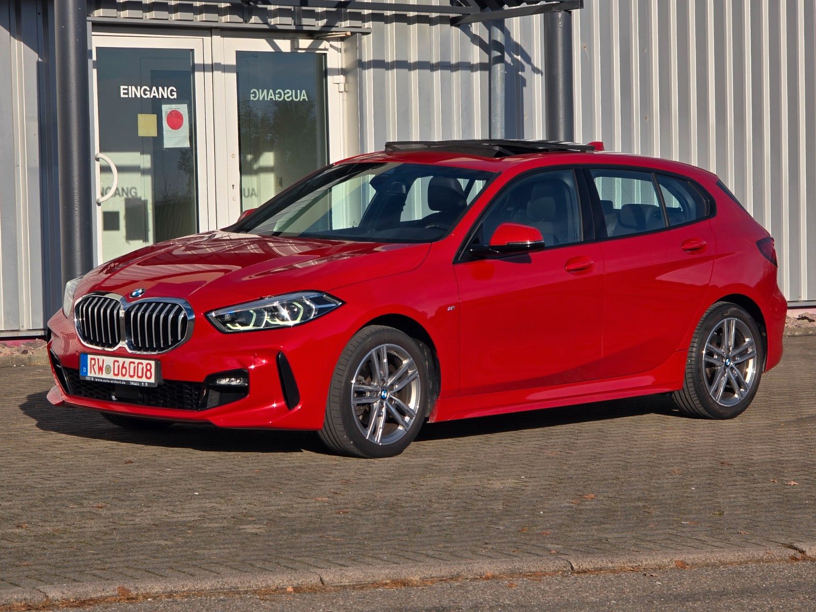 BMW 118 d M Sport/NAVI/LED/PANORAMA/LEDER/AHK