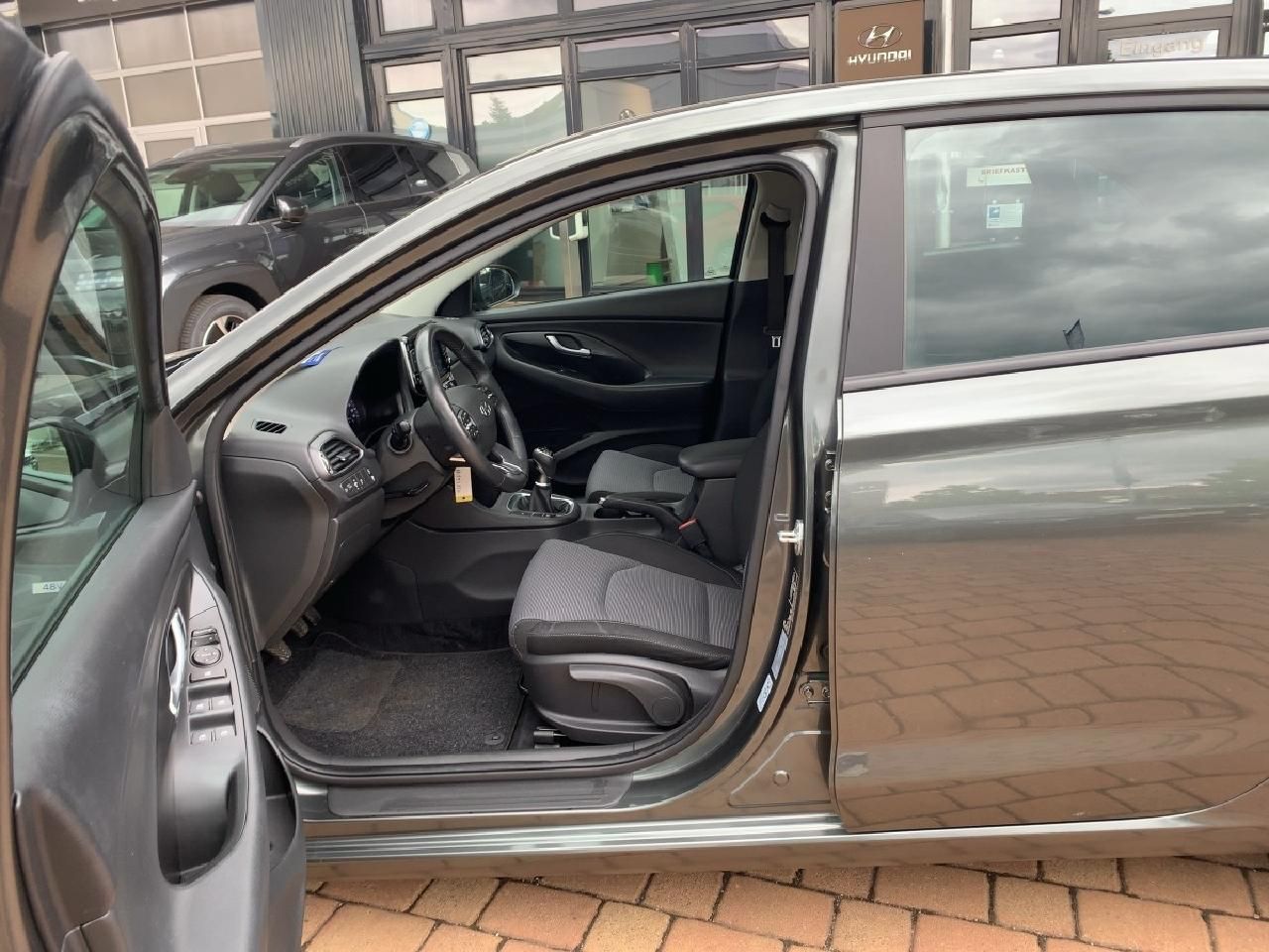 Fahrzeugabbildung Hyundai I30 1.0 l Select Mild-Hybrid + Funktions-Paket