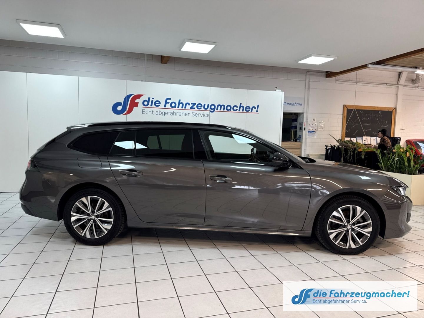 Fahrzeugabbildung Peugeot 508 SW Allure Pack 1.5 BlueHDi Navi ACC Apple Ca