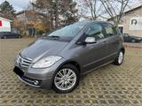 Mercedes-Benz A 160 ELEGANCE Scheckheft TÜV/HU NEU PDC - Mercedes-Benz A 160 mit Benzin-Antrieb: Automatik