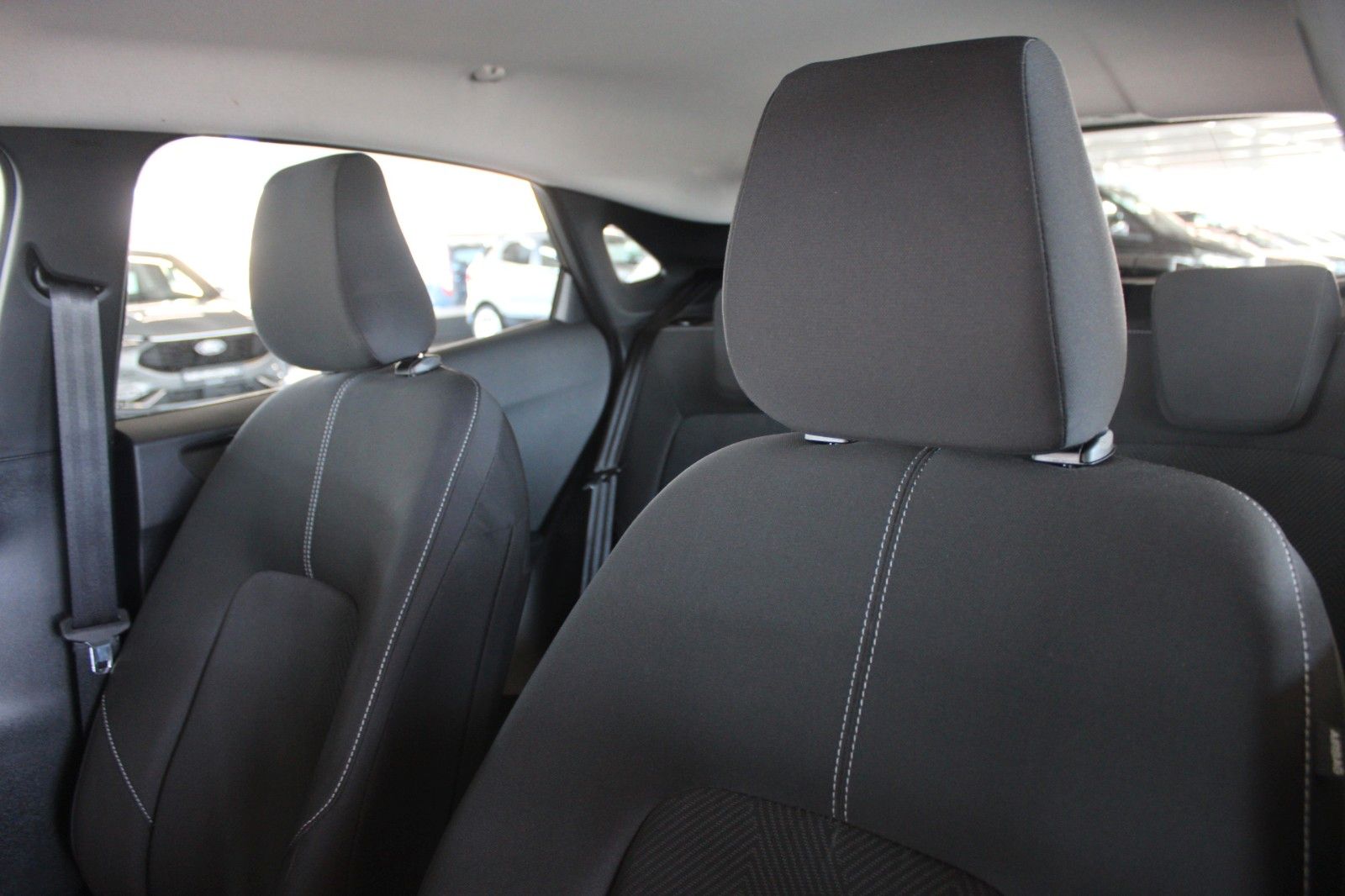 Fahrzeugabbildung Ford Puma Cool & Connect MHEV LED Allwetter WinterPak