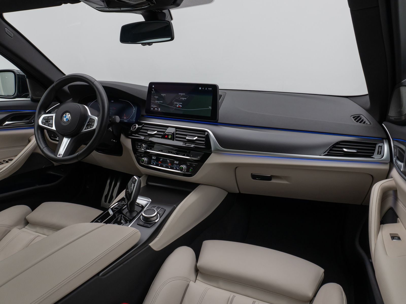 Fahrzeugabbildung BMW 540i xD M Sport Glasdach Kamera HUD DAB H/K 19"