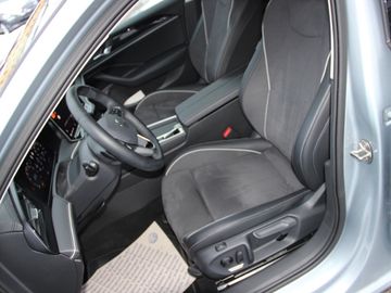 Volkswagen Passat Variant 1.5 eTSI DSG AHK Business Tiptron