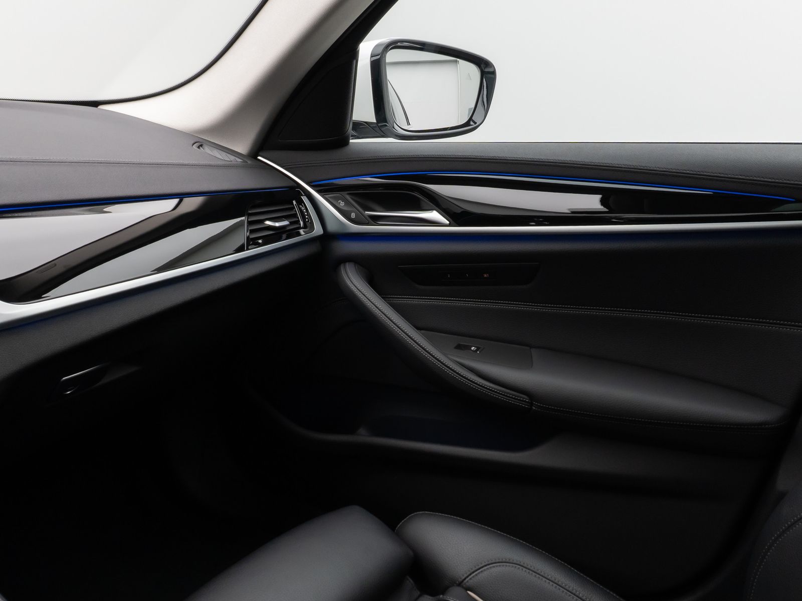 Fahrzeugabbildung BMW 520d Luxury Line Panorama Kamera HUD DAB HiFi