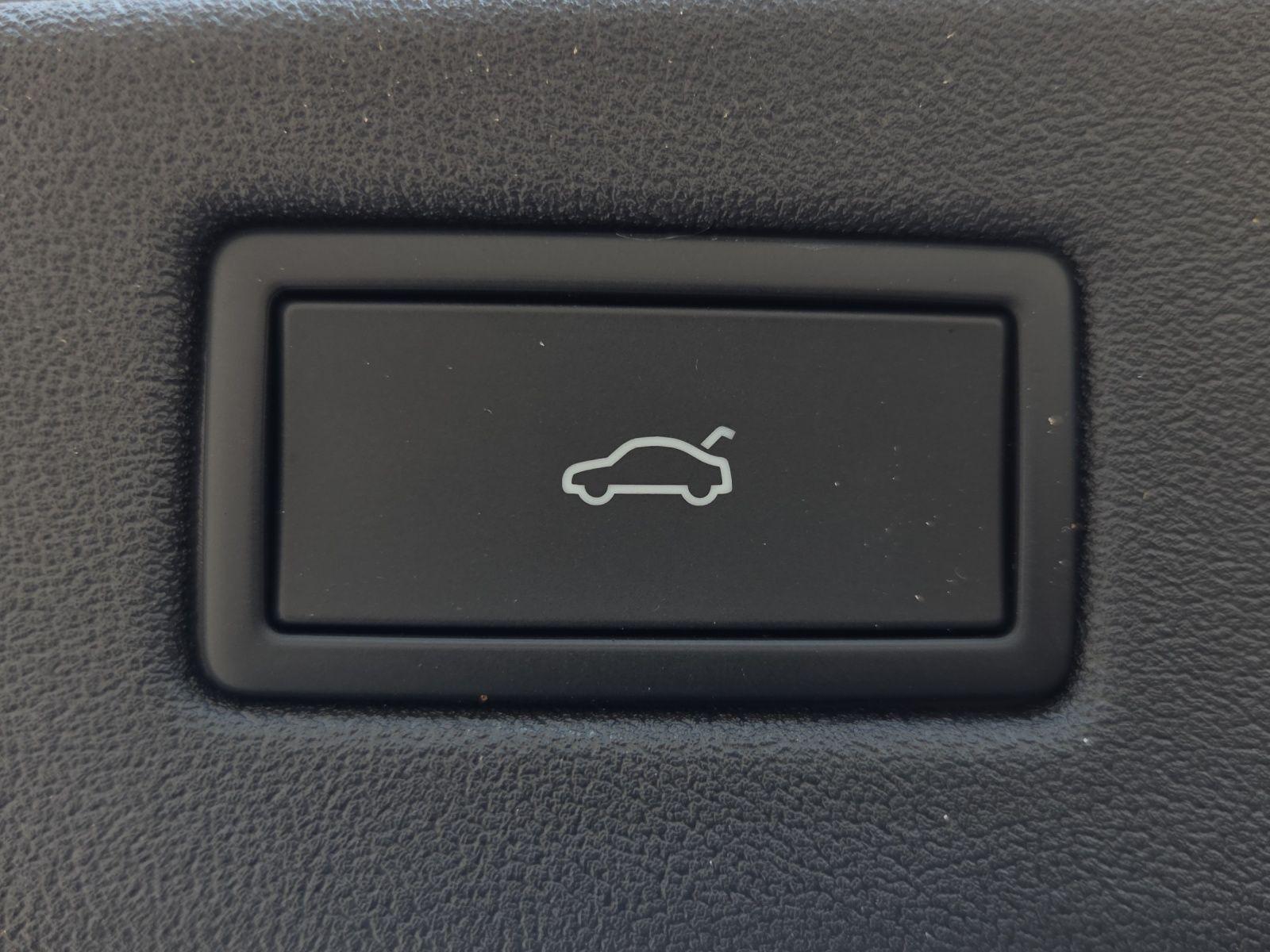 Volkswagen ID.7 Pro Navi*Wärmep*IQ-Light*IQ-Drive*AHK*Easy-