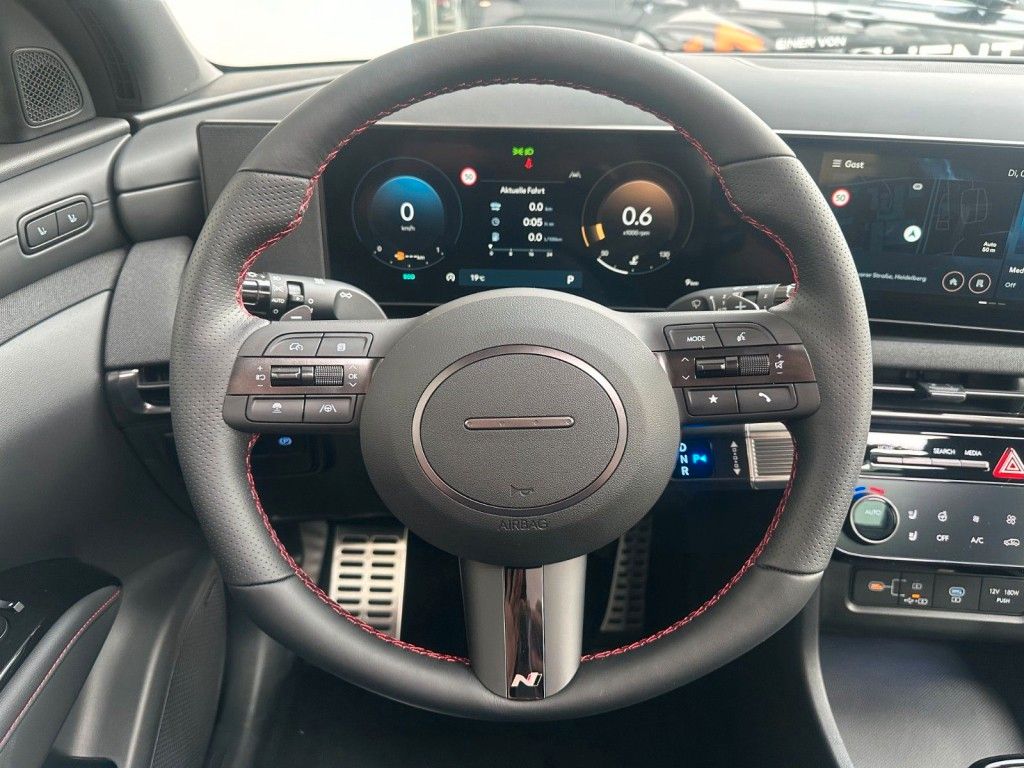 Fahrzeugabbildung Hyundai Tucson N Line X 180PS 4WD Navi/Panorama/SHZ!