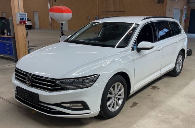 VW Passat Variant Business 2.0 TDI DSG/LED/Nav/9800