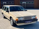Volvo 745 2,3L 5-Gang, 1a Zustand!!! mit Historie - Volvo Oldtimer mit Benzin-Antrieb: Kombi