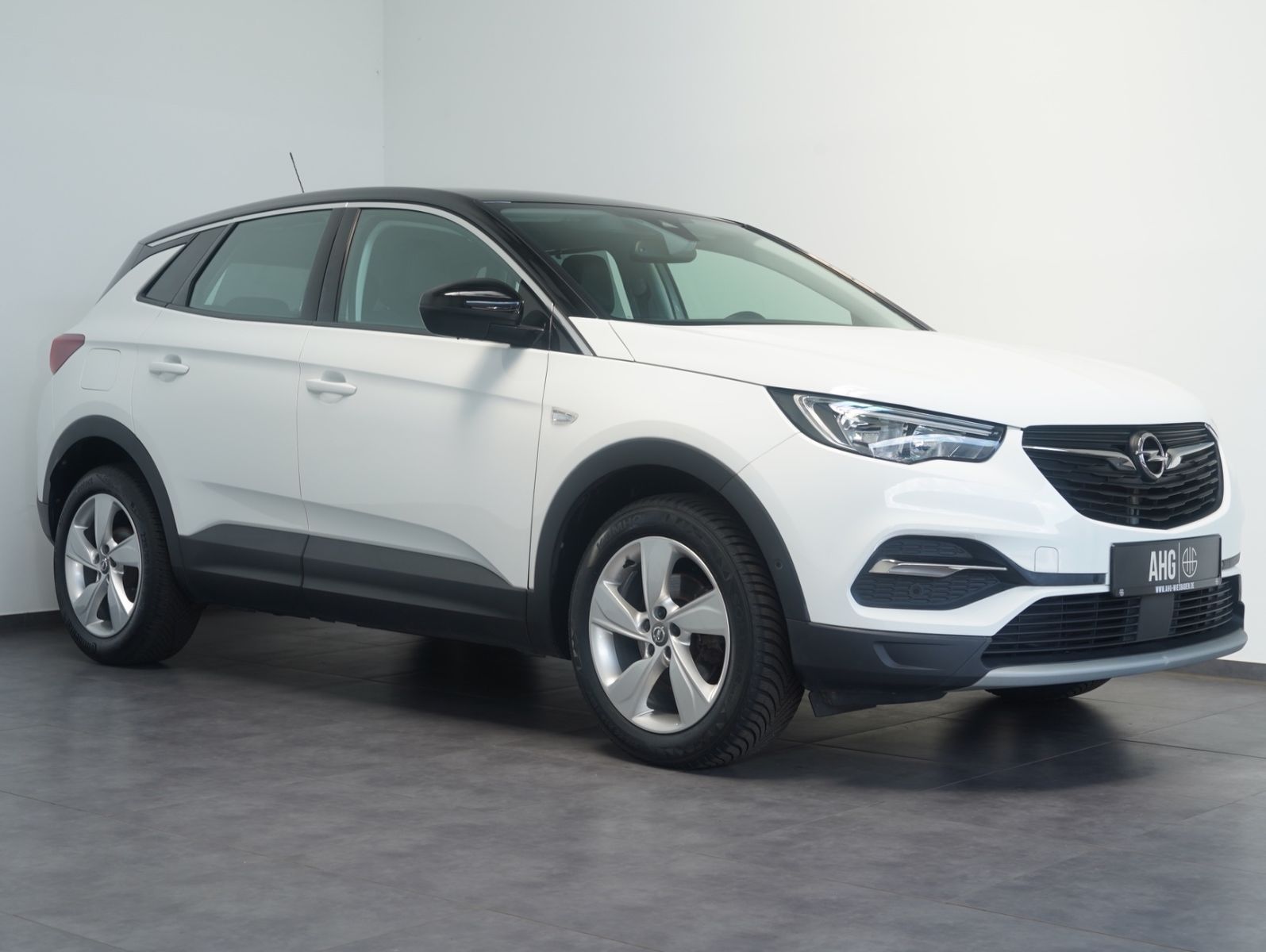 Fahrzeugabbildung Opel Grandland (X) 1.2 Turbo Innovation CARPLAY/AHK