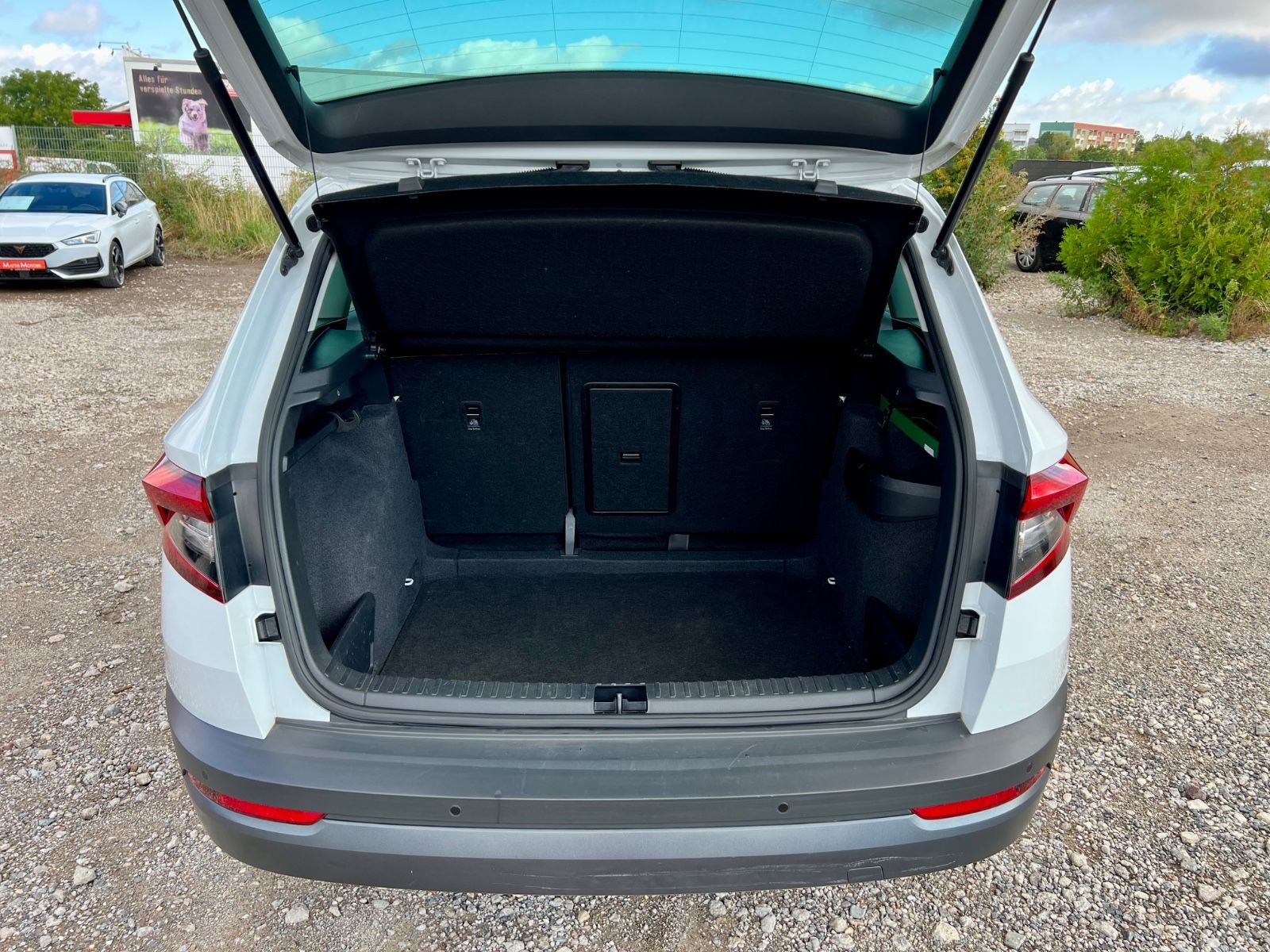 SKODA Karoq 1.5 TSI Style KLIMAAUT NAVI SHZ PDC CARPLA