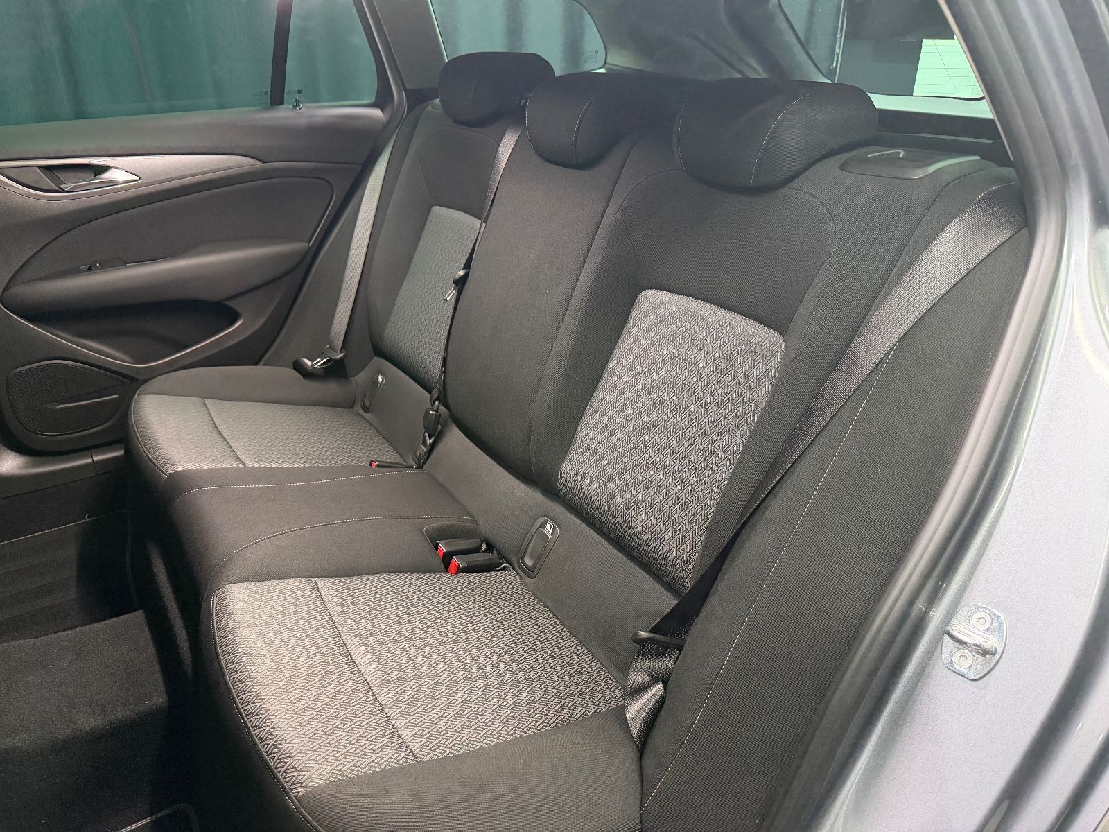 Fahrzeugabbildung Opel Insignia B Sports Tourer Edition|AUTOMATIK|NAVI