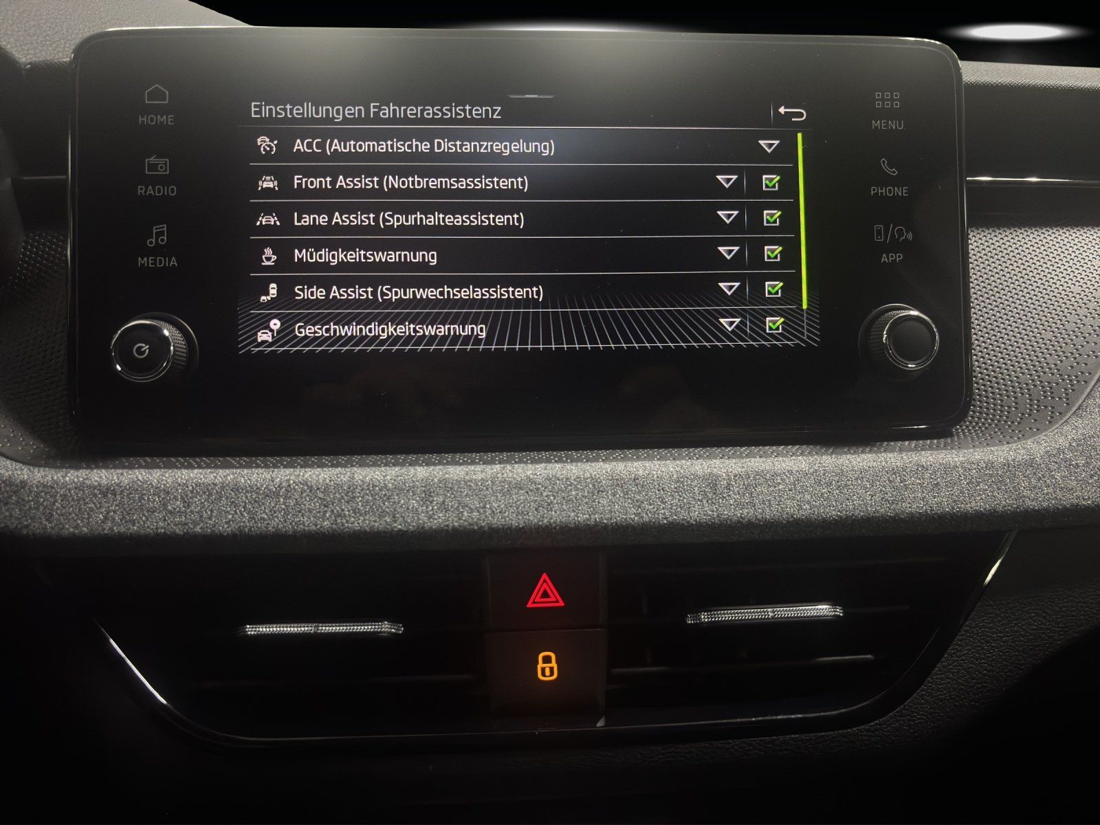 Fahrzeugabbildung SKODA Kamiq Tour 1,0 TSI 85 kW DSG