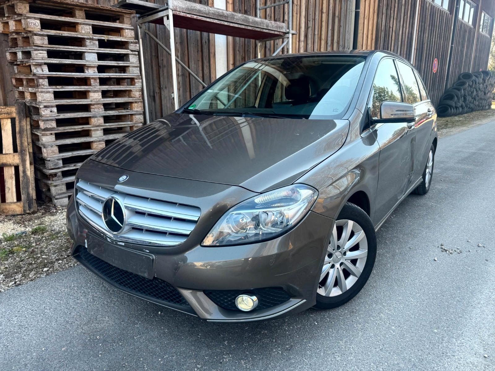 Mercedes-Benz B 180 CDI **SHZ/AHK/NAVI**