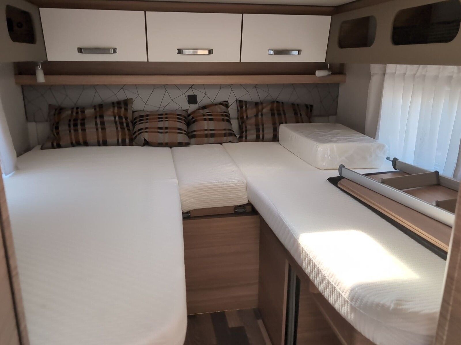 Fahrzeugabbildung Weinsberg CaraCompact EDITION PEPPER 600 MEG Markise, TV