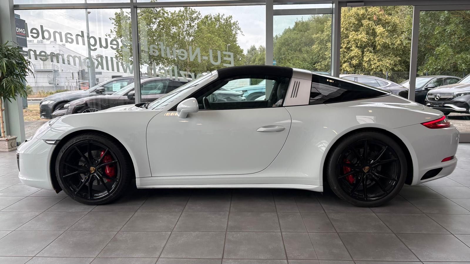 Fahrzeugabbildung Porsche 991/911 Targa 4 SAGA Sport Chrono