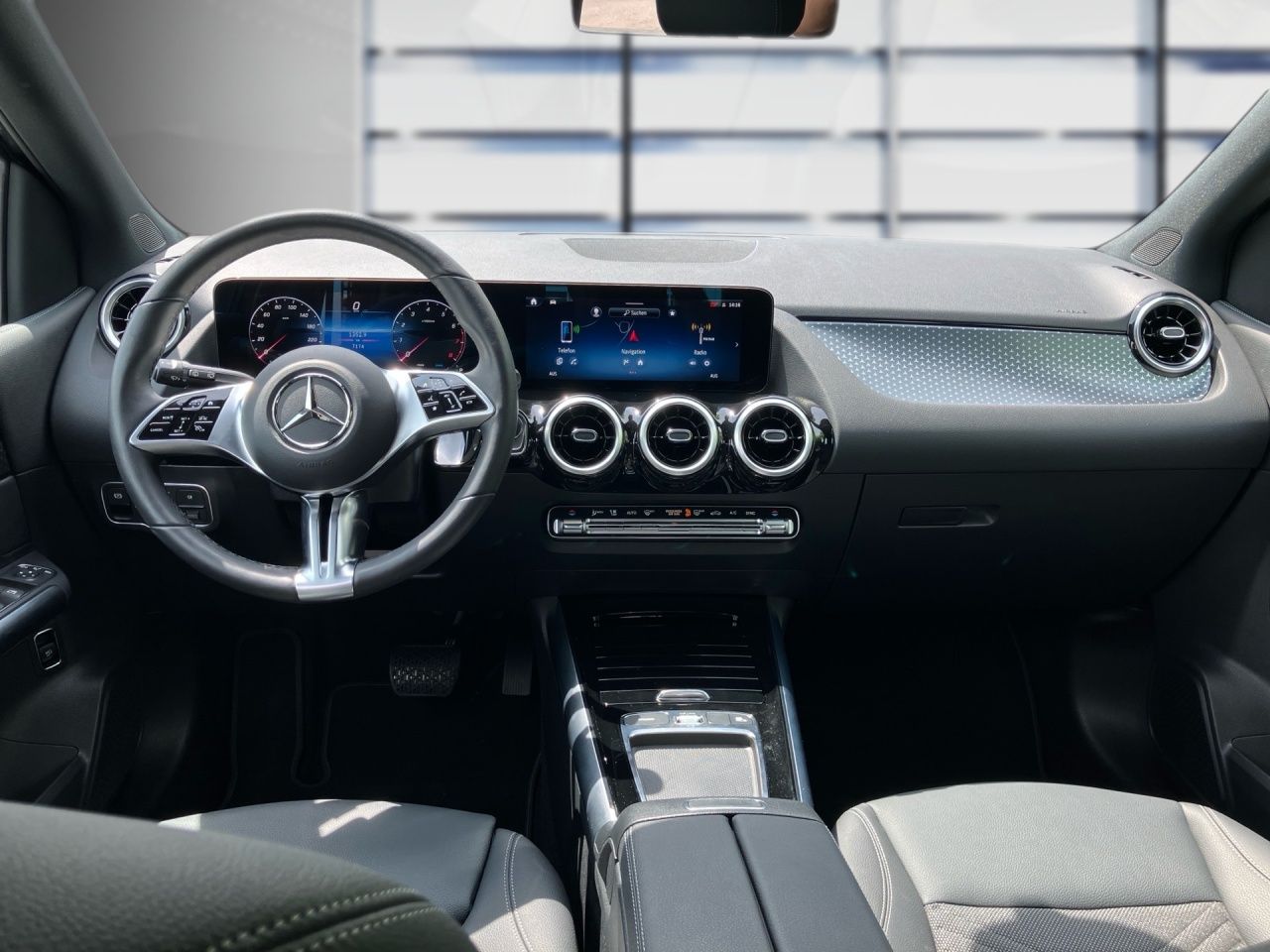 Fahrzeugabbildung Mercedes-Benz B 200 PROGRESSIVE+AHK+LENKRADHEIZ+KLIMAAUTOM+LED