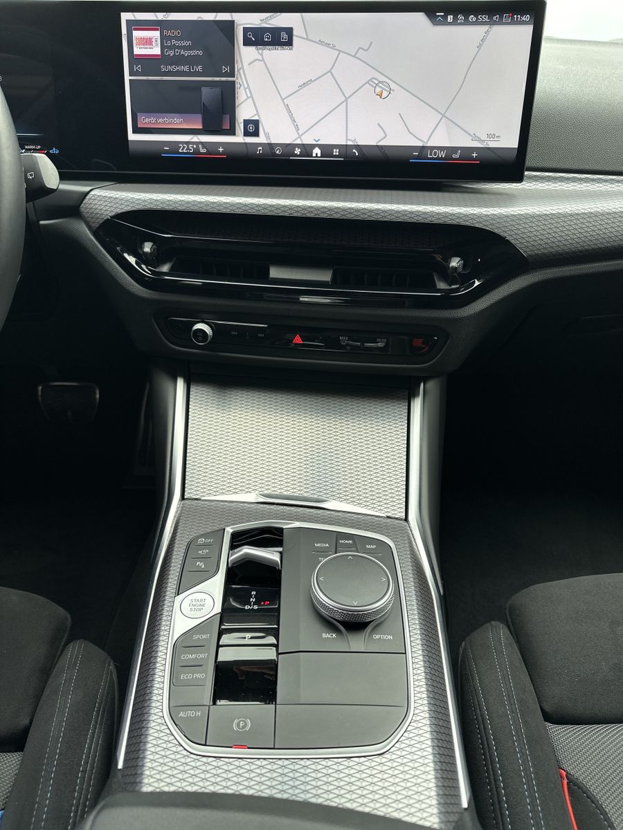 Fahrzeugabbildung BMW 320d Touring M-Sport NAV+LED+ACC+KAMERA+HUD+360°