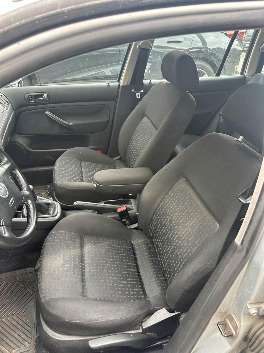 Volkswagen Golf 2004 — photo 8