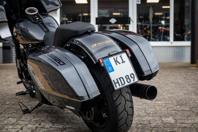 Fahrzeugabbildung Harley-Davidson HEINZBIKES Softail FLSB Sport Glide; CUSTOM 1of1