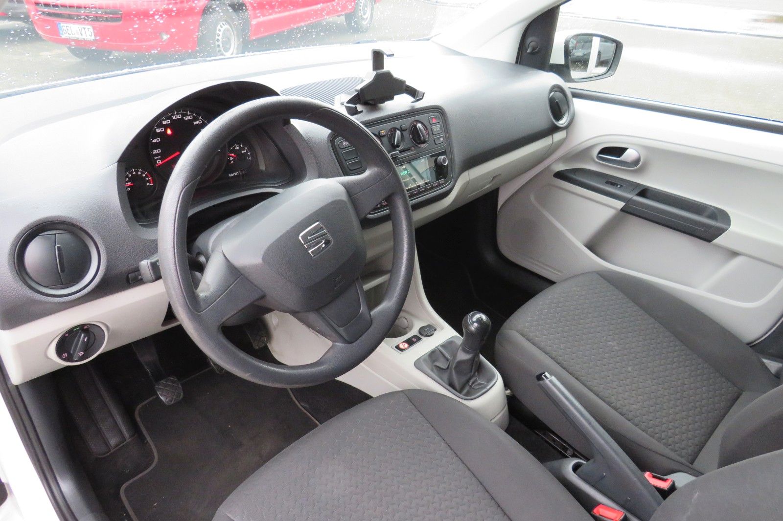 Fahrzeugabbildung SEAT Mii Style 4-TÜREN KLIMA ZV EFH TELVOR 1.HAND