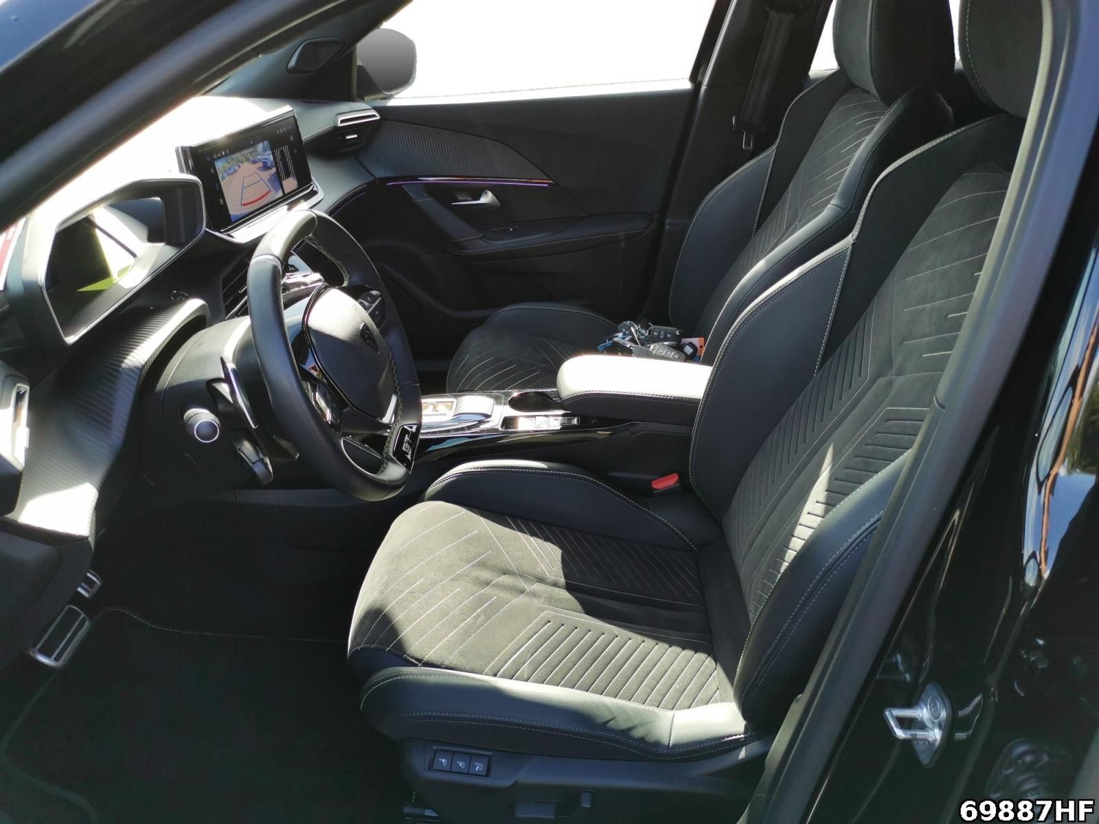 Fahrzeugabbildung Peugeot 2008 1.2 PureTech 130 GT **SHZ**MOPF**KAMERA**
