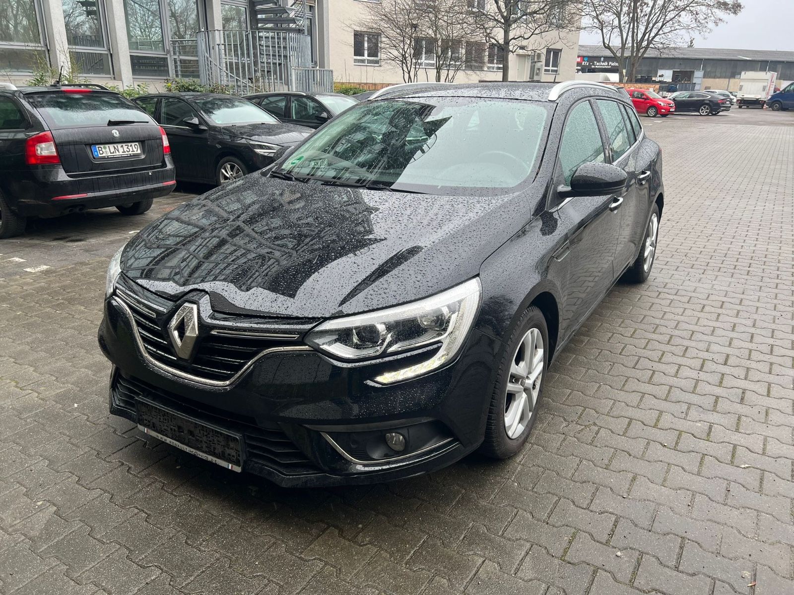 RENAULT Megane