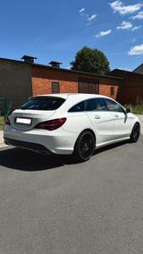 Mercedes-Benz CLA 220d Shooting Brake - Mercedes-Benz 220: 220s