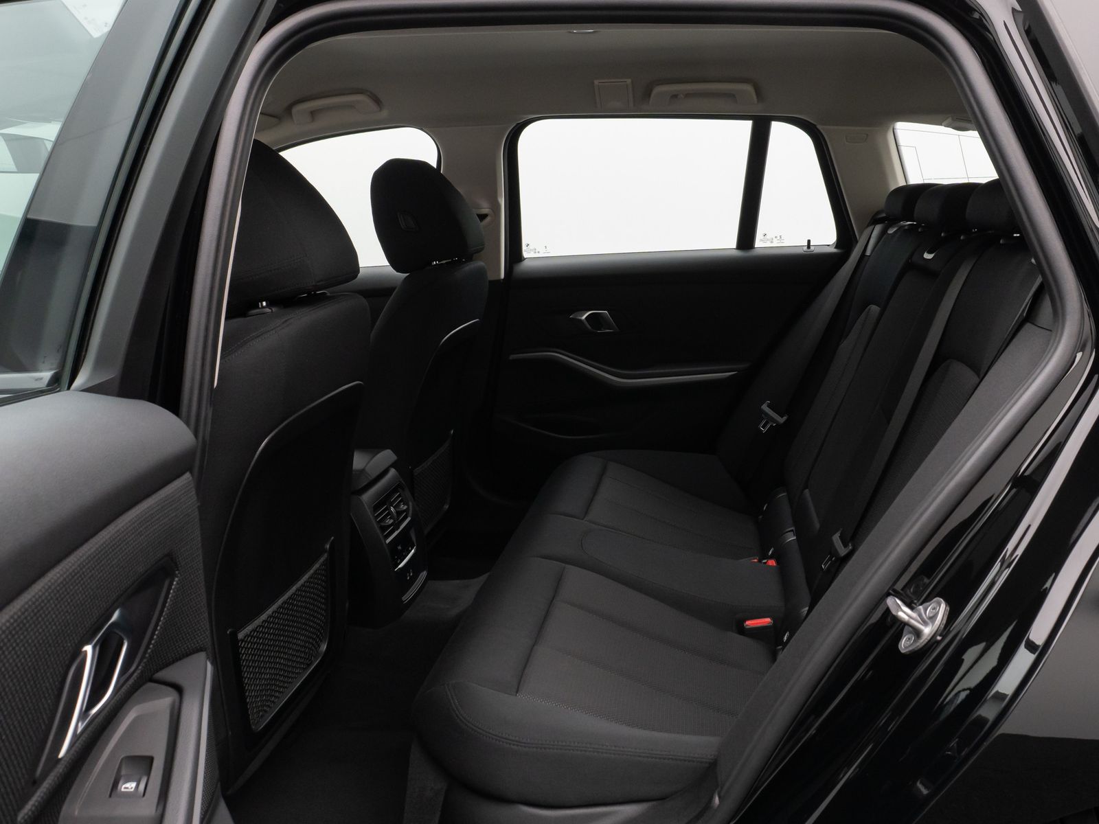 Fahrzeugabbildung BMW 318i DAB CockPit+ PDC Geschwindigkeitsreg LED