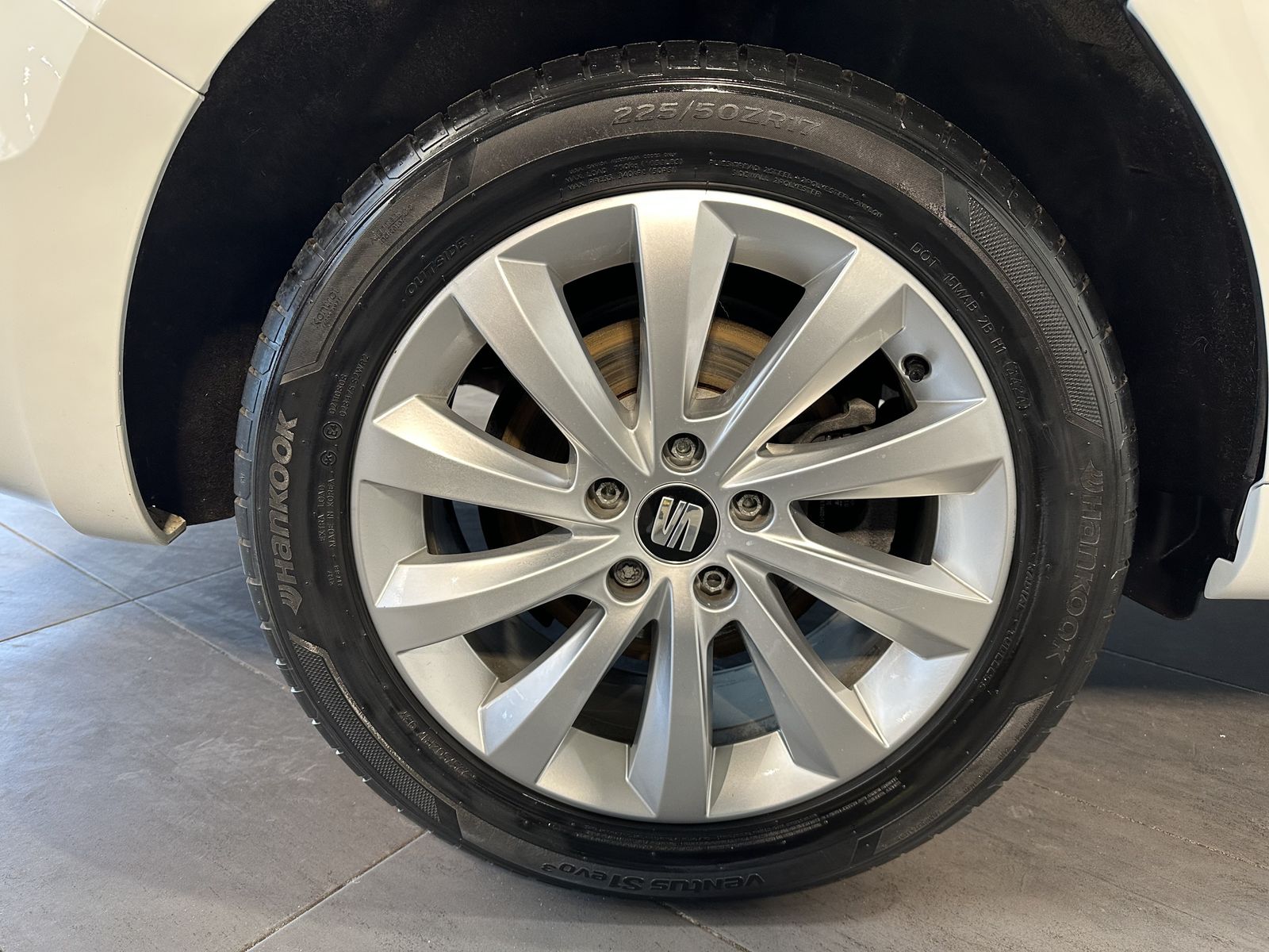 Fahrzeugabbildung SEAT Alhambra 1.4 TSI Style 7-Sitzer NAV+XEN+PANO+KAM