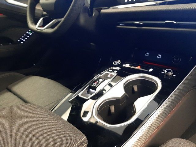 Fahrzeugabbildung Audi A6 Avant S line edition one AHK Matrix 21" B&O
