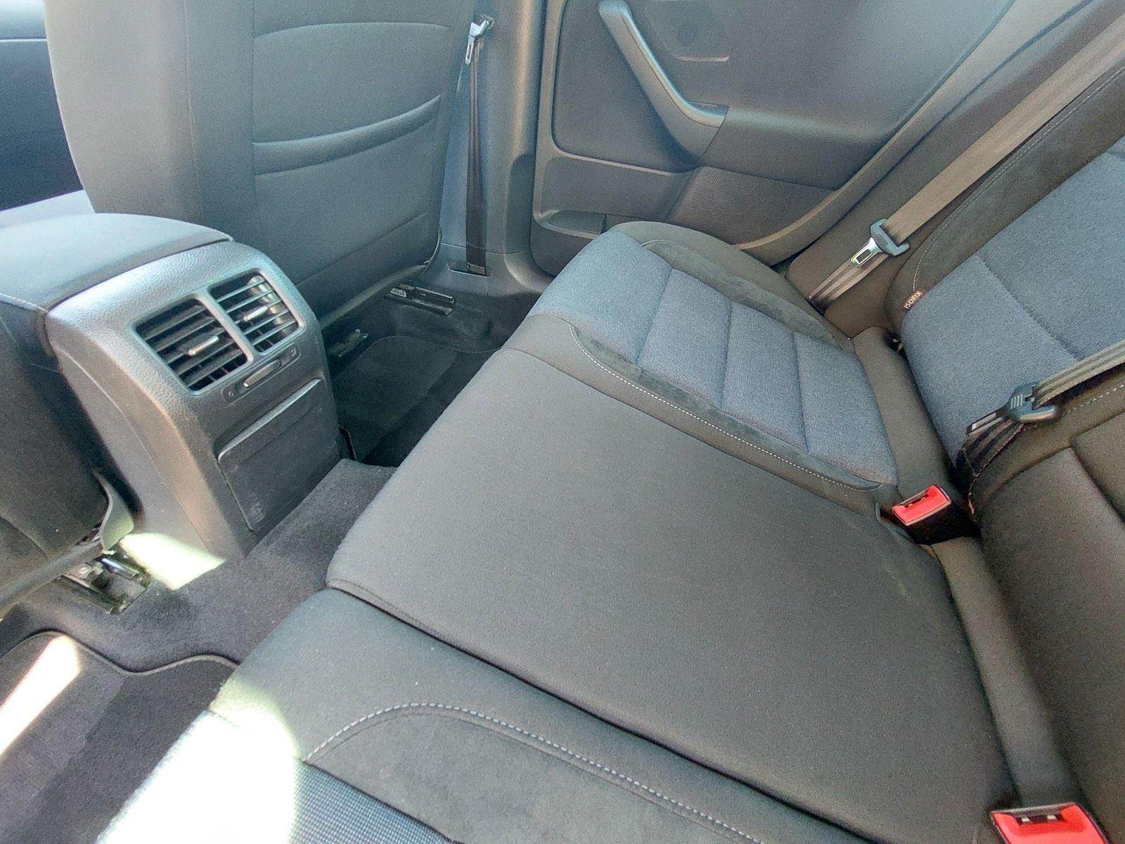 Volkswagen Golf 2012 — photo 11