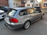 BMW 320i Touring "Sport" -NAVI-XENON-AHK-PANO - BMW 320 aus 2011: Kombi